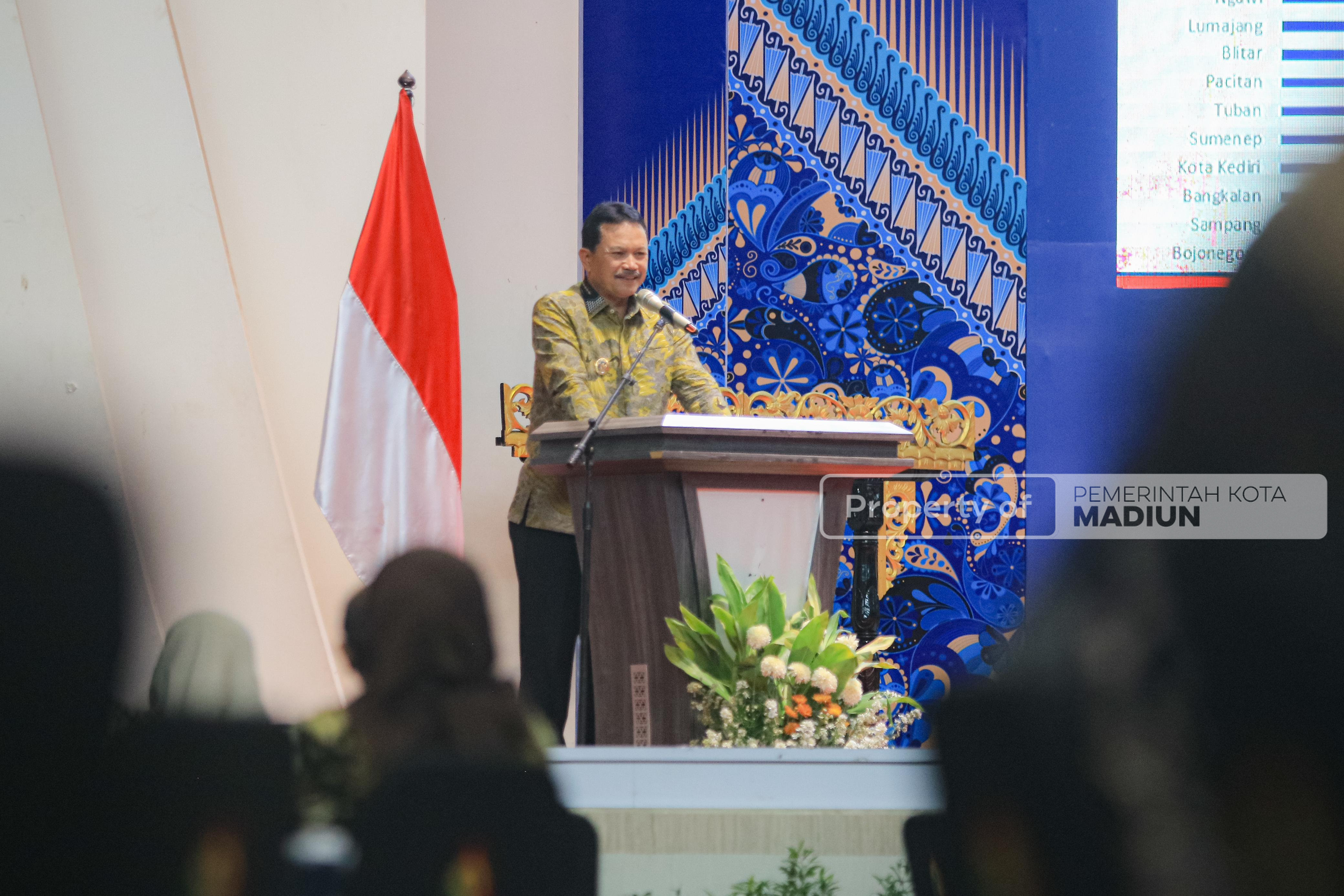 Wali Kota Madiun Apresiasi Perkembangan Perguruan Tinggi dalam Simposium FSTPT di PPI Madiun