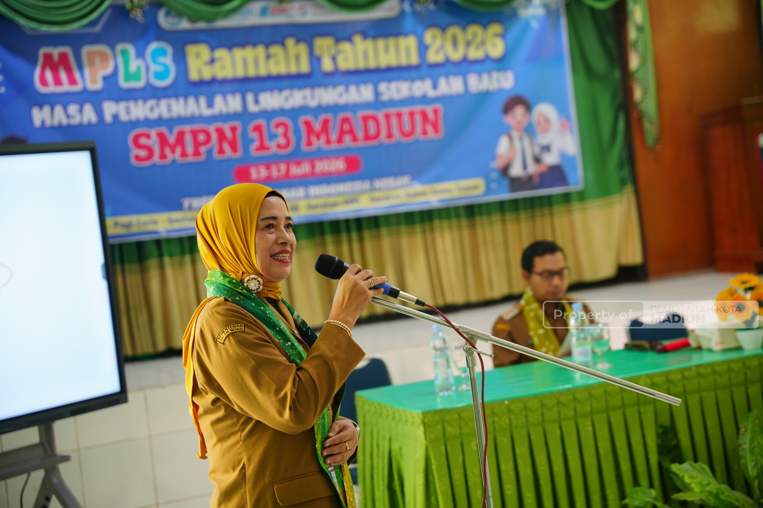 Kawal MPLS Perdana, Plt Wali Kota Dorong Terwujudnya Lingkungan Belajar yang Aman dan Berkarakter