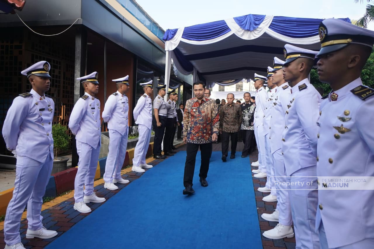 Hadiri Wisuda ke-102 PIP Semarang, Pemkot Madiun Teken MoU Pengembangan SDM Transportasi