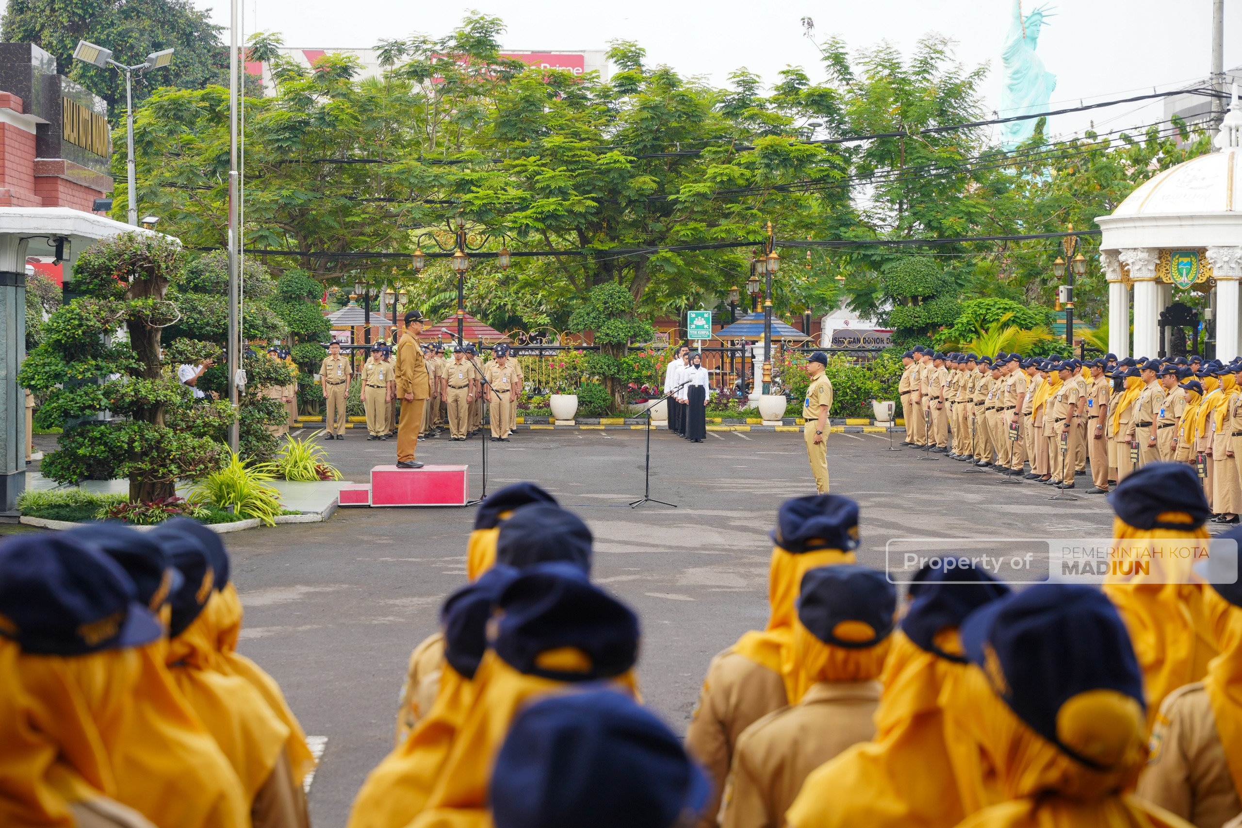 Pimpin Apel dan Serahkan SK CPNS, Sekda Madiun: ASN Harus BerAKHLAK