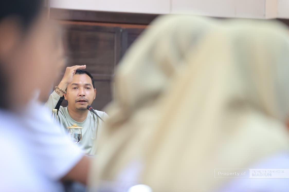 Gelar Pembinaan, Plt Wali Kota Harap Karyawan Bakesbangpol Solid dan Kompak