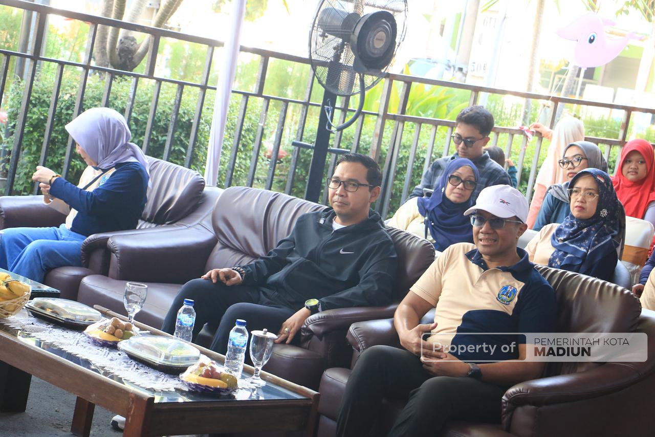 Hadiri Jalan Santai RSUD dr Soedono, Plt Wali Kota Pesan Semangat Melayani Masyarakat Terus Dijaga