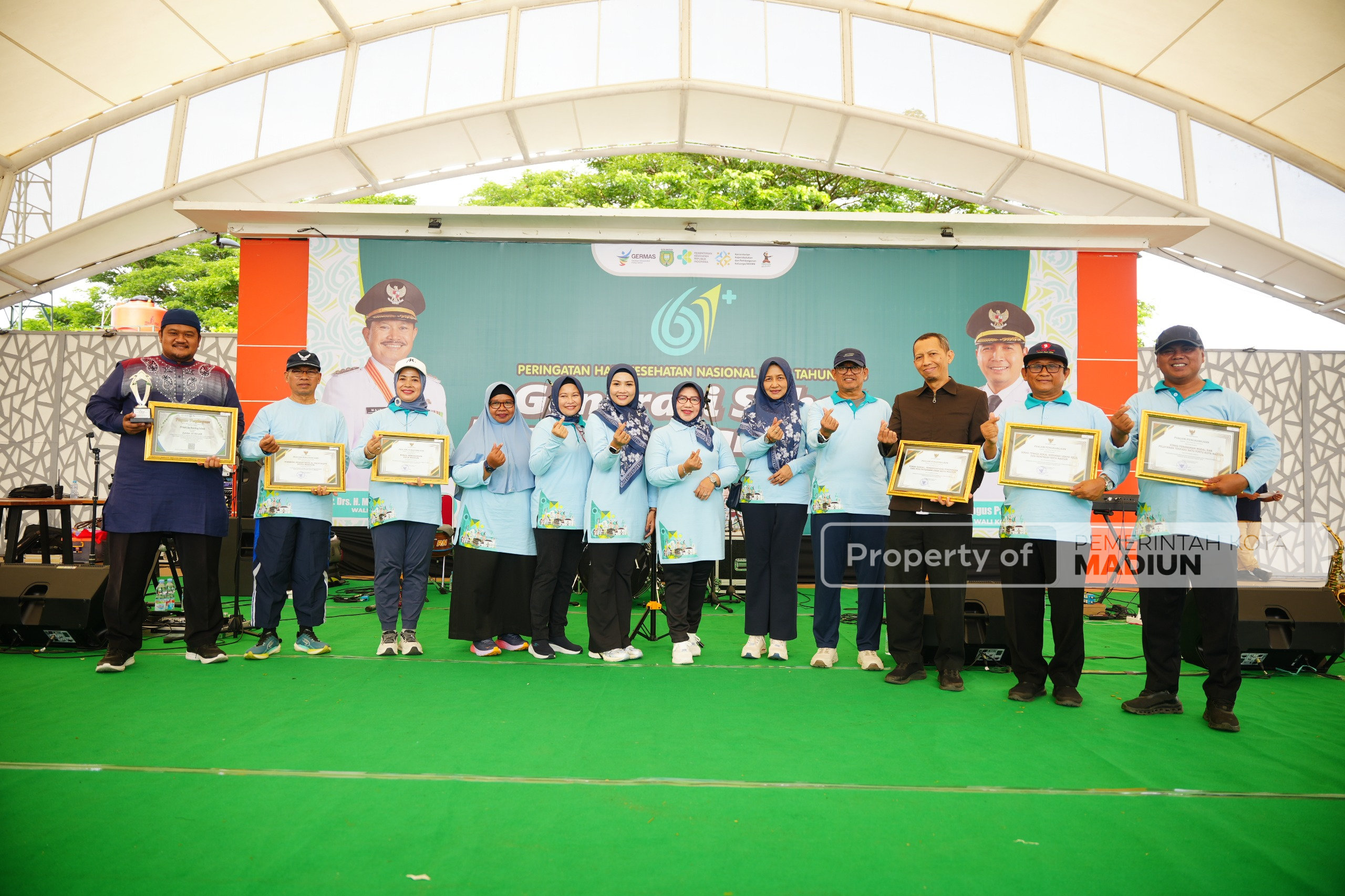 Peringatan HKN ke-61, Sekda Kota Madiun Pimpin Jalan Sehat dan Tekankan Pentingnya Generasi Sehat