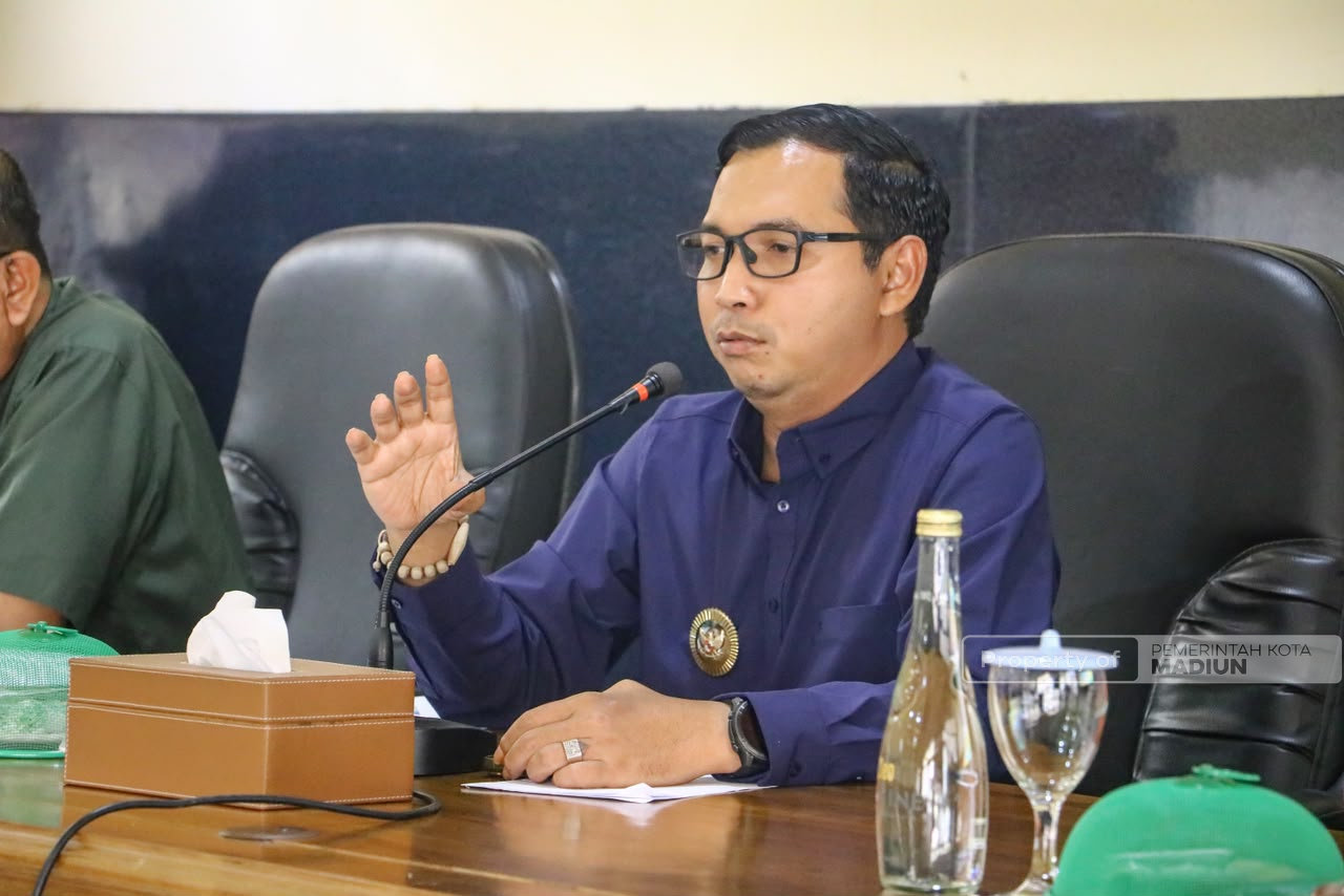 Gelar Pembinaan Pedagang Pasar, Plt Wali Kota Tekankan Pentingnya Pengelolaan Sampah