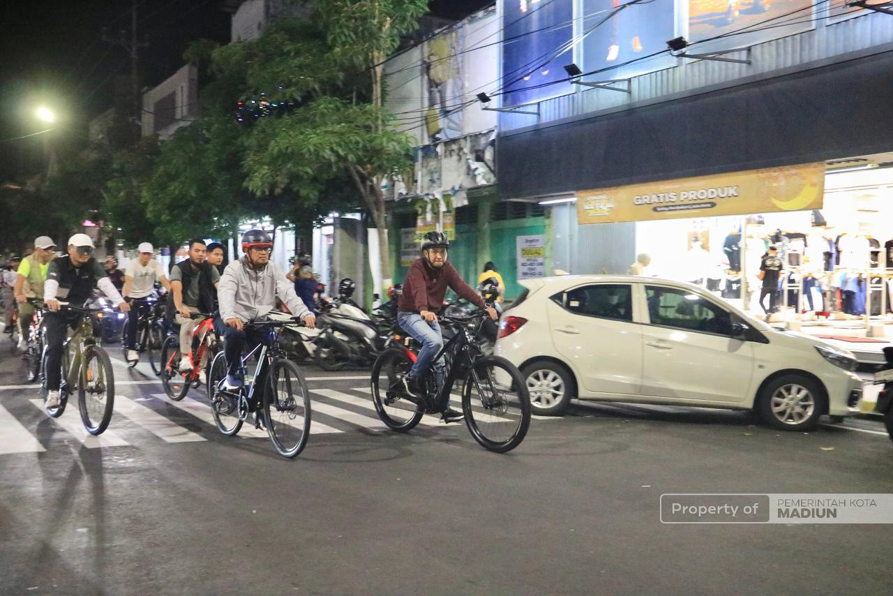 Gowes Pantau Fasum Jelang Lebaran, Plt Wali Kota Madiun Tekankan Perbaikan Cepat