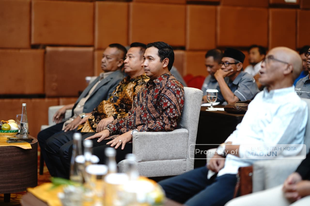 Hadiri Pelantikan PWI Madiun Raya, Wawali Tekankan Peran Strategis Wartawan dalam Membangun Kota Maju Mendunia
