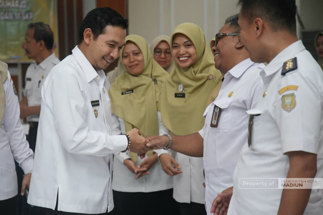 Perkuat Kinerja Kelurahan, Plt Wali Kota Madiun Buka Pembinaan Pegawai di Manguharjo