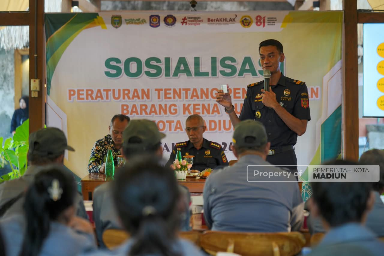 Gelar Sosialisasi, Plt Wali Kota Dorong Satlinmas Aktif Berantas Rokok Ilegal