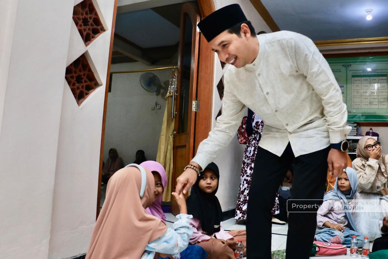 Lewat Safari Ramadan, Pemkot Madiun Perkuat Kepedulian Sosial dan Dukungan untuk Masjid