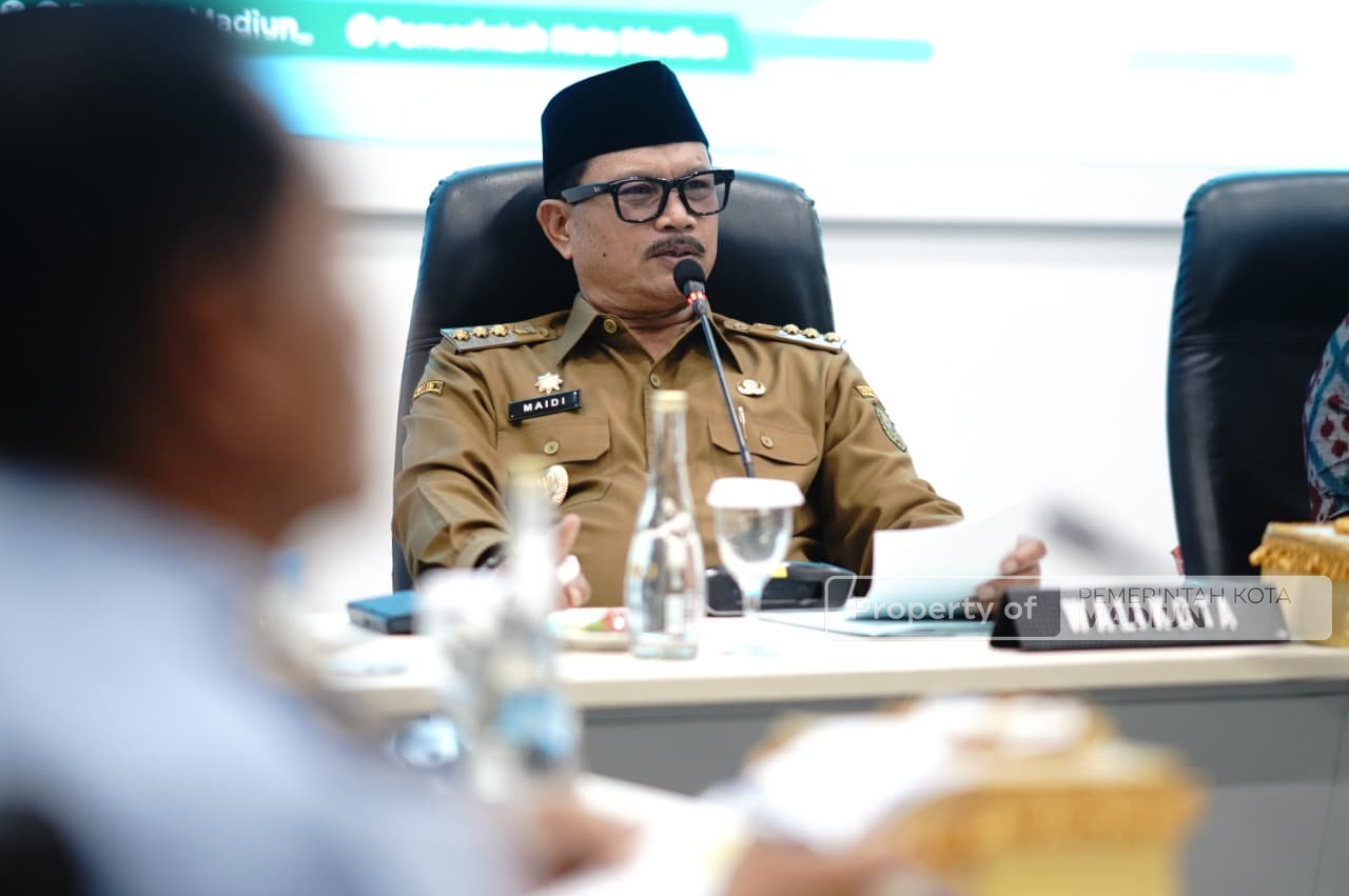 Pastikan Stabilitas Harga Jelang Nataru 2026, Wali Kota Pimpin HLM TPID Kota Madiun