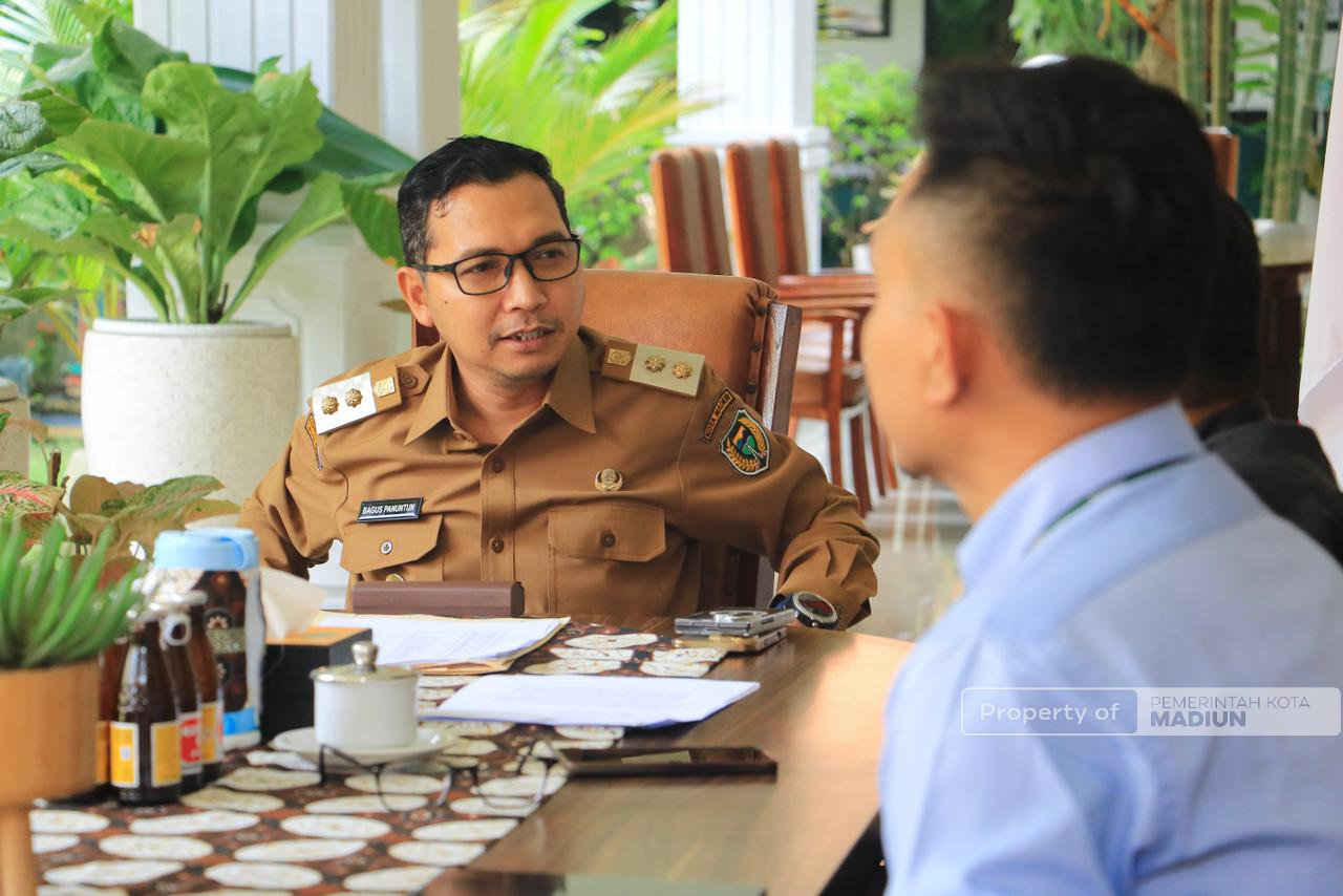 Gelar Audiensi, Plt Wali Kota Madiun Bahas Penguatan BPR Kota Madiun