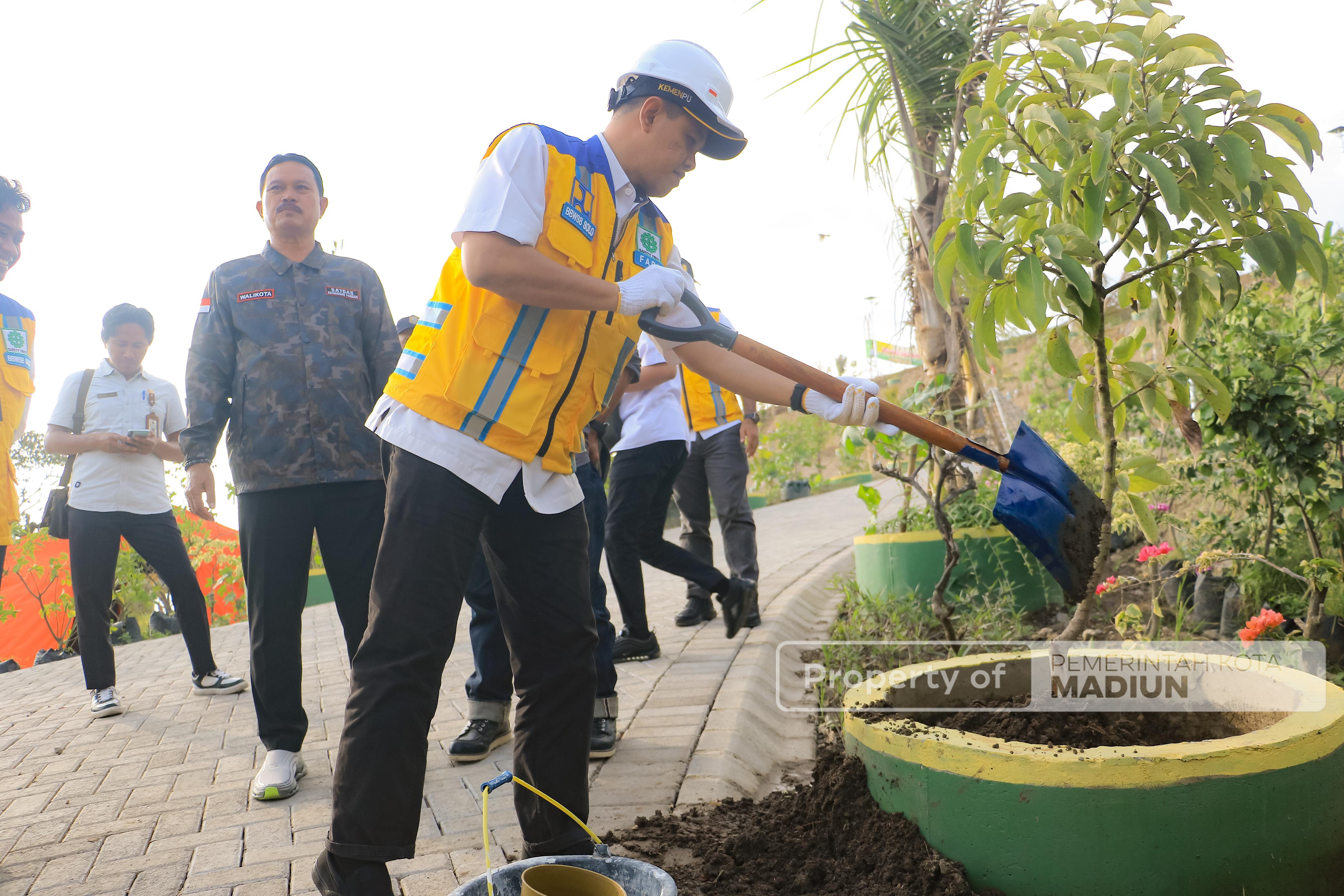 Terima Audiensi BBWSB Solo dan Tim ITS,  Wali Kota Madiun Bahas Pengembangan Kota dan Peningkatan SDM
