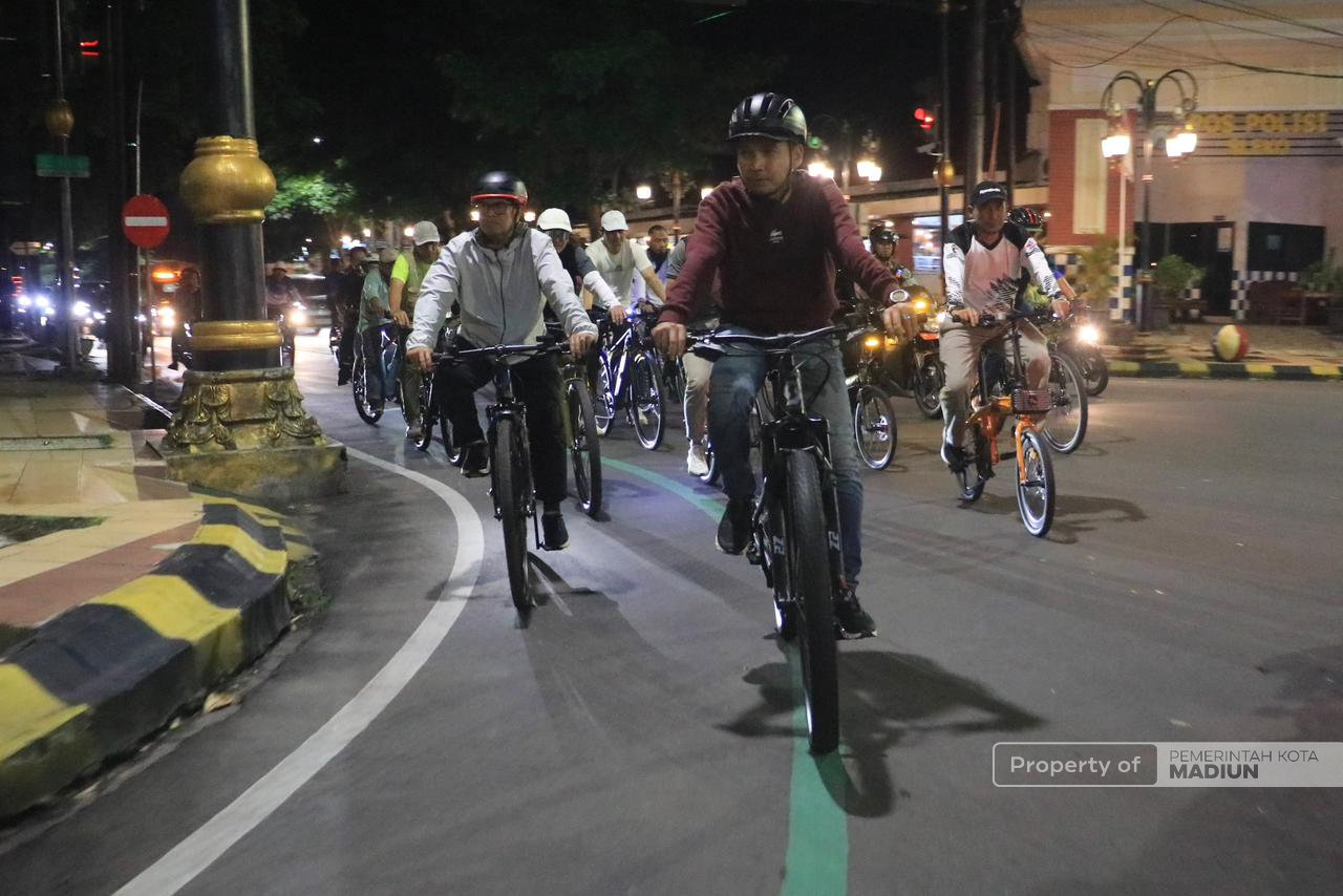 Gowes Pantau Fasum Jelang Lebaran, Plt Wali Kota Madiun Tekankan Perbaikan Cepat