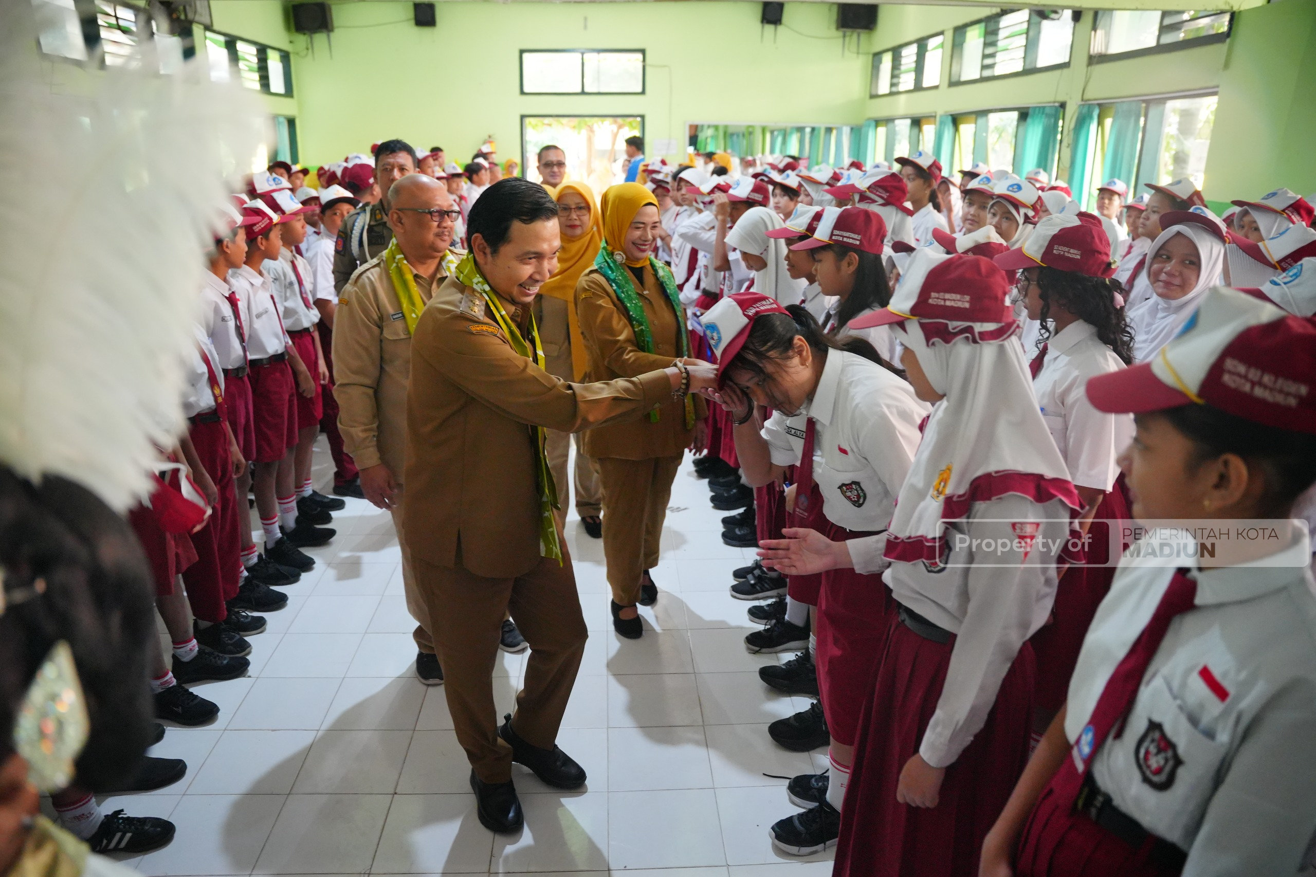 Kawal MPLS Perdana, Plt Wali Kota Dorong Terwujudnya Lingkungan Belajar yang Aman dan Berkarakter