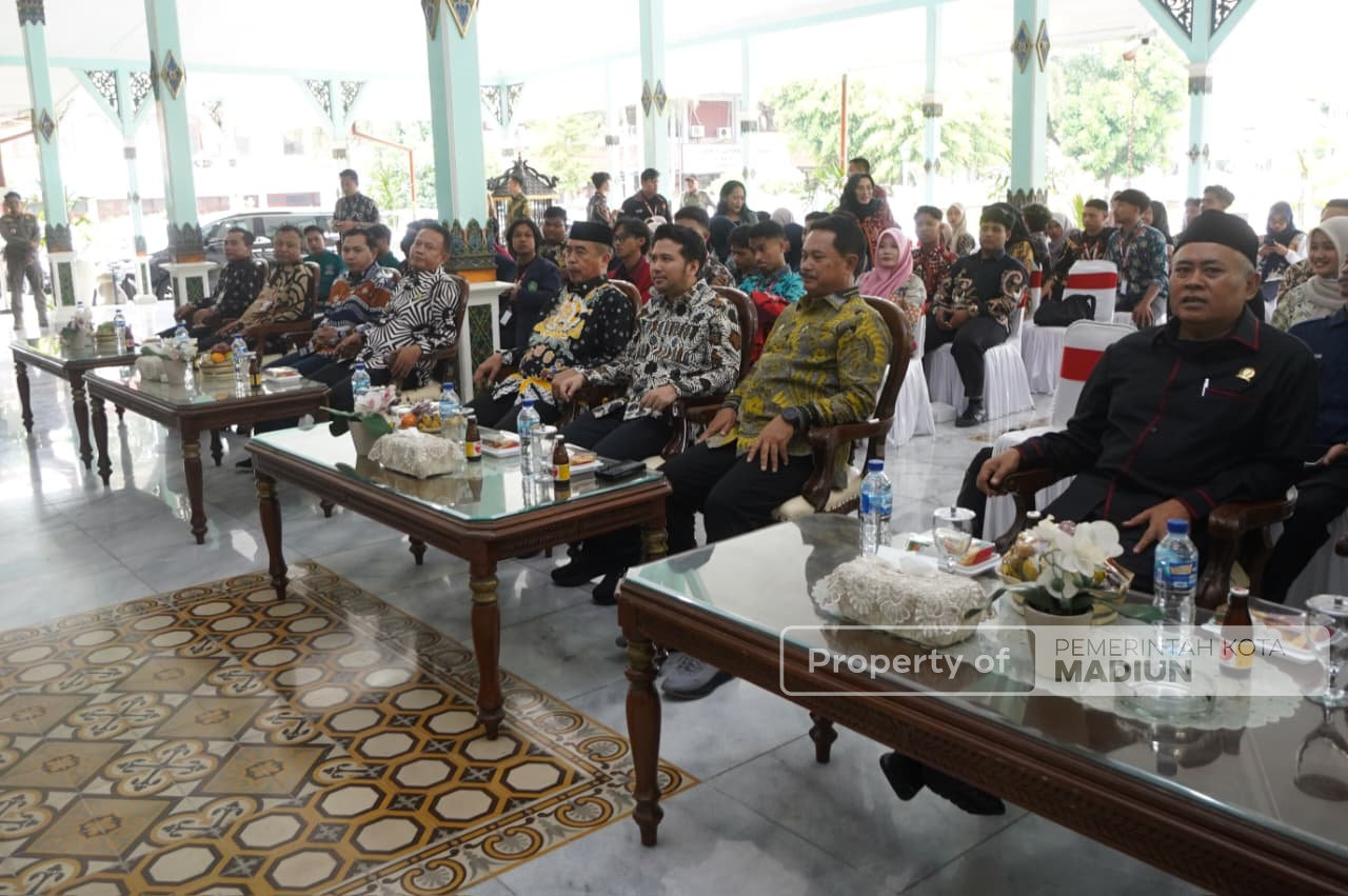Hadiri Rakerwil BEM-SI Jawa Timur, Wagub Emil: Pemerintah Selalu Terbuka Mendengarkan Suara Mahasiswa