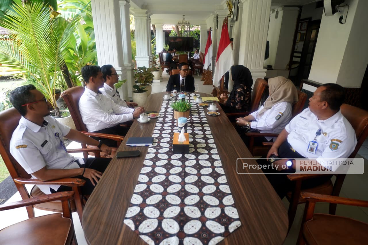 Terima Delegasi Muda Almira Vivia, Plt Wali Kota Titip Nama Madiun ke Kancah Dunia