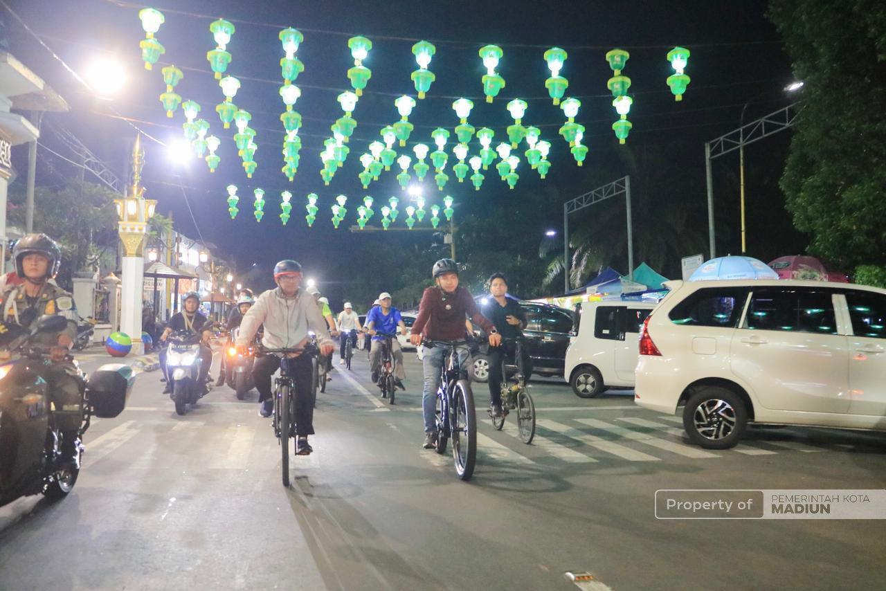Gowes Pantau Fasum Jelang Lebaran, Plt Wali Kota Madiun Tekankan Perbaikan Cepat