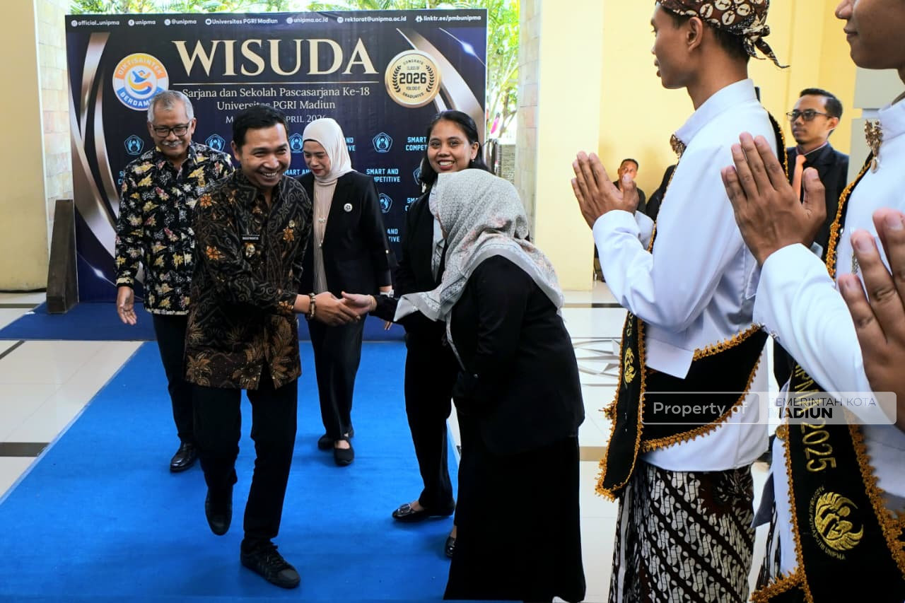 Hadiri Wisuda Unipma, Plt Wali Kota Kita Entaskan Kemiskinan Melalui Pendidikan