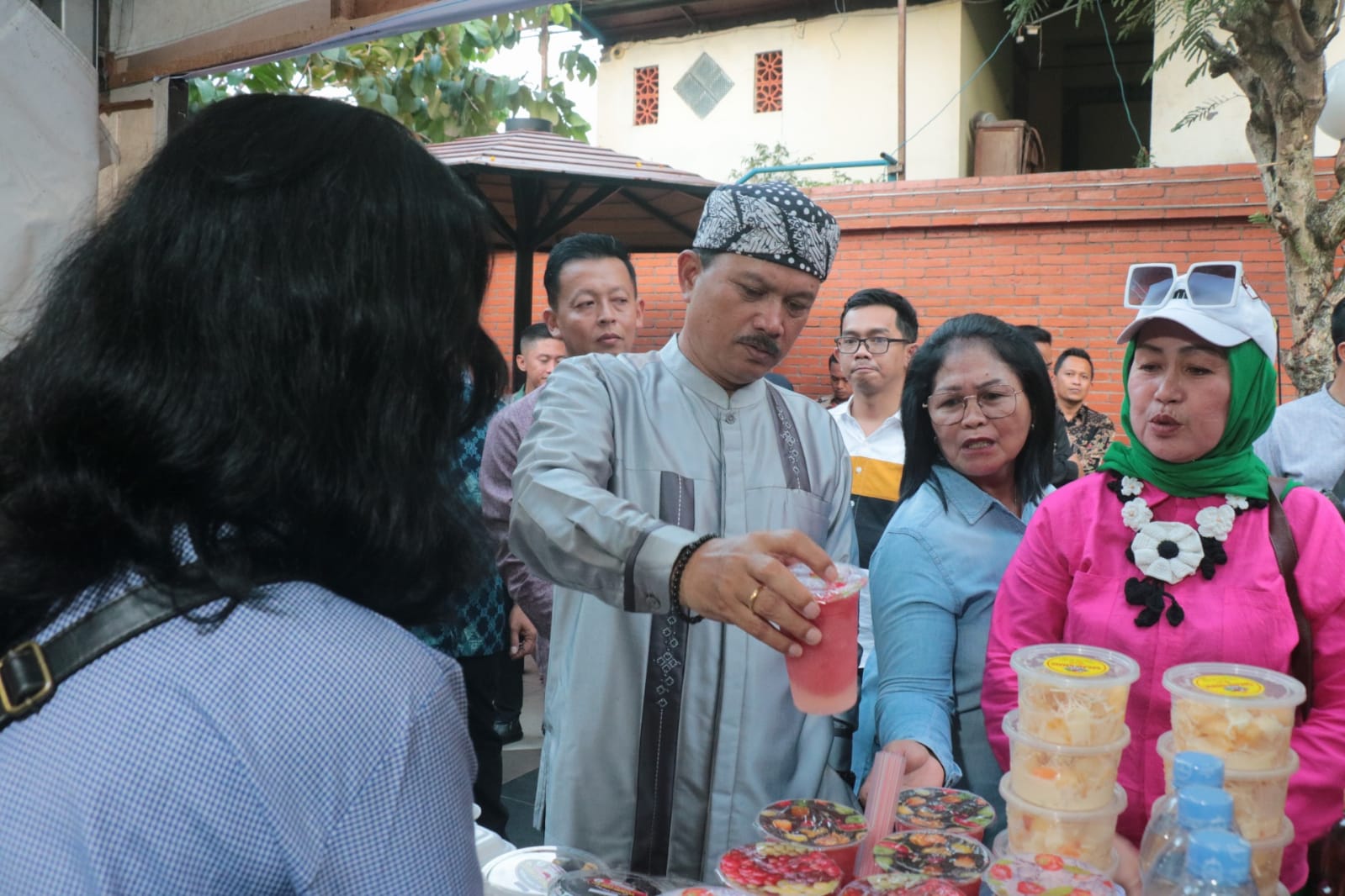 Buka Festival Ramadan Bluder Cokro, Wali Kota Harap UMKM Kota Go Internasional