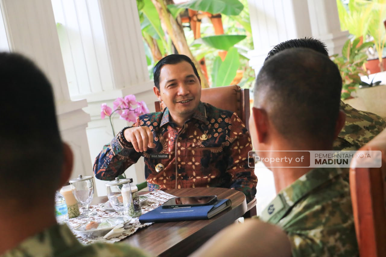 Terima Silaturahmi Kaotmil III-12 Madiun, Plt Wali Kota Perkuat Sinergi Antarinstansi