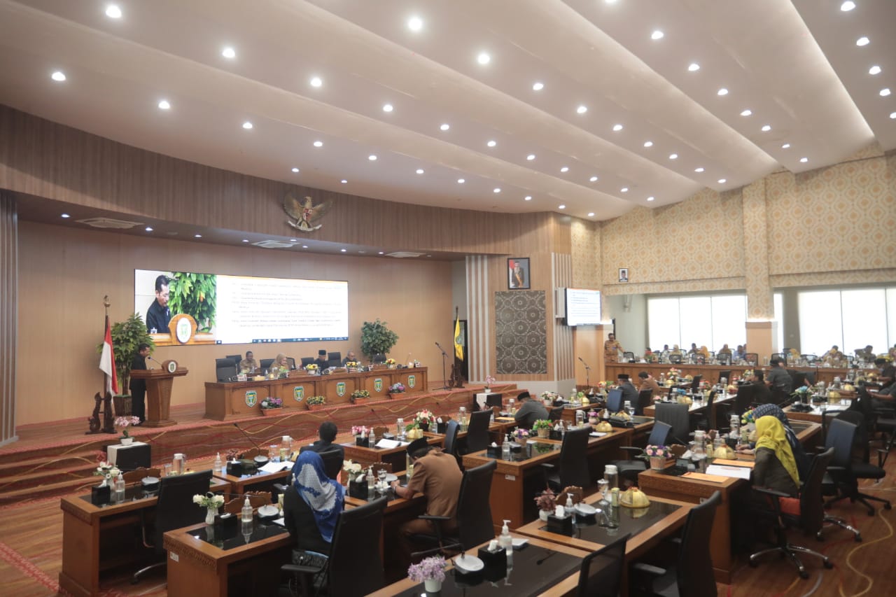Rapat Paripurna, 7 Fraksi DPRD Beri Apresiasi Kinerja Pemkot Madiun Di 2022