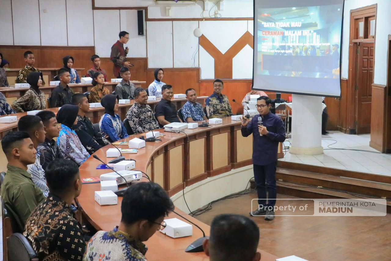 Bekali Materi Calon Paskibraka, Plt Wali Kota Harap Paskibraka Tetap Berkontribusi Usai Tugas Upacara