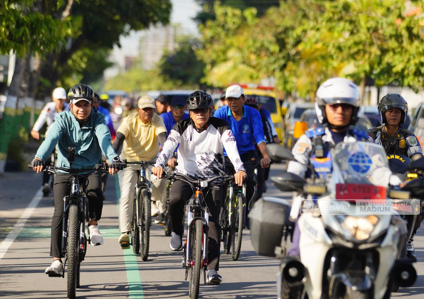 Gowes Bersama Ketua DPRD, Plt Wali Kota Cek Pelayanan Publik