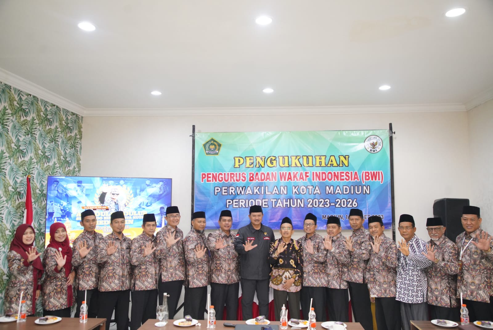 Hadiri Pengukuhan Pengurus BWI Kota Madiun, Wali Kota Amanatkan Bantu Masjid yang Belum Diwakafkan