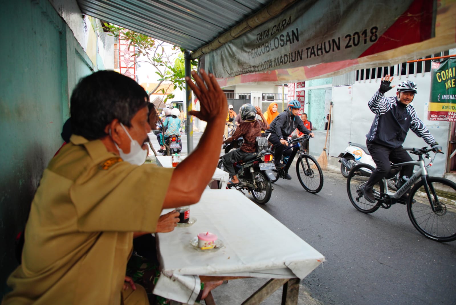 Gowes Tiga Kelurahan, Wali Kota Cek Usulan Pembangunan 2024