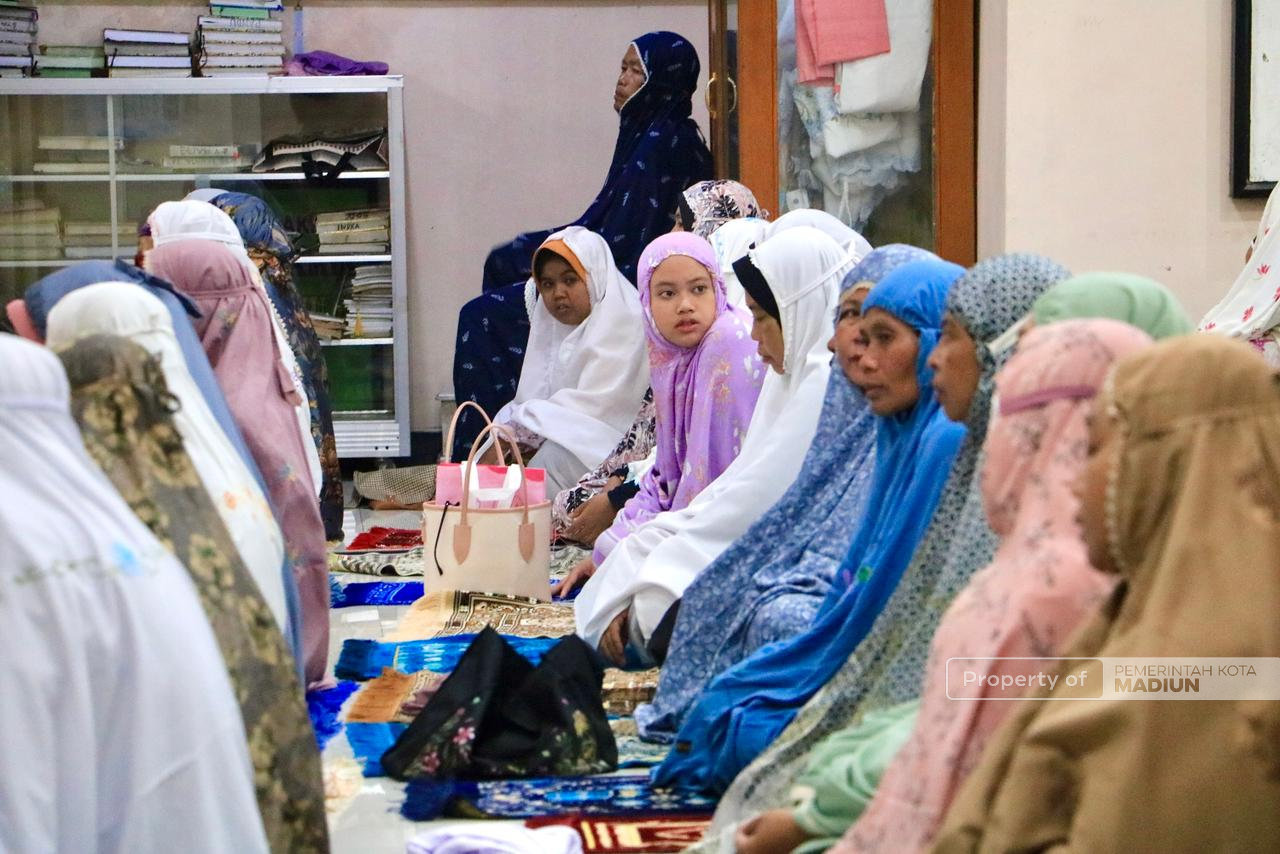 Lewat Safari Ramadan, Pemkot Madiun Perkuat Kepedulian Sosial dan Dukungan untuk Masjid