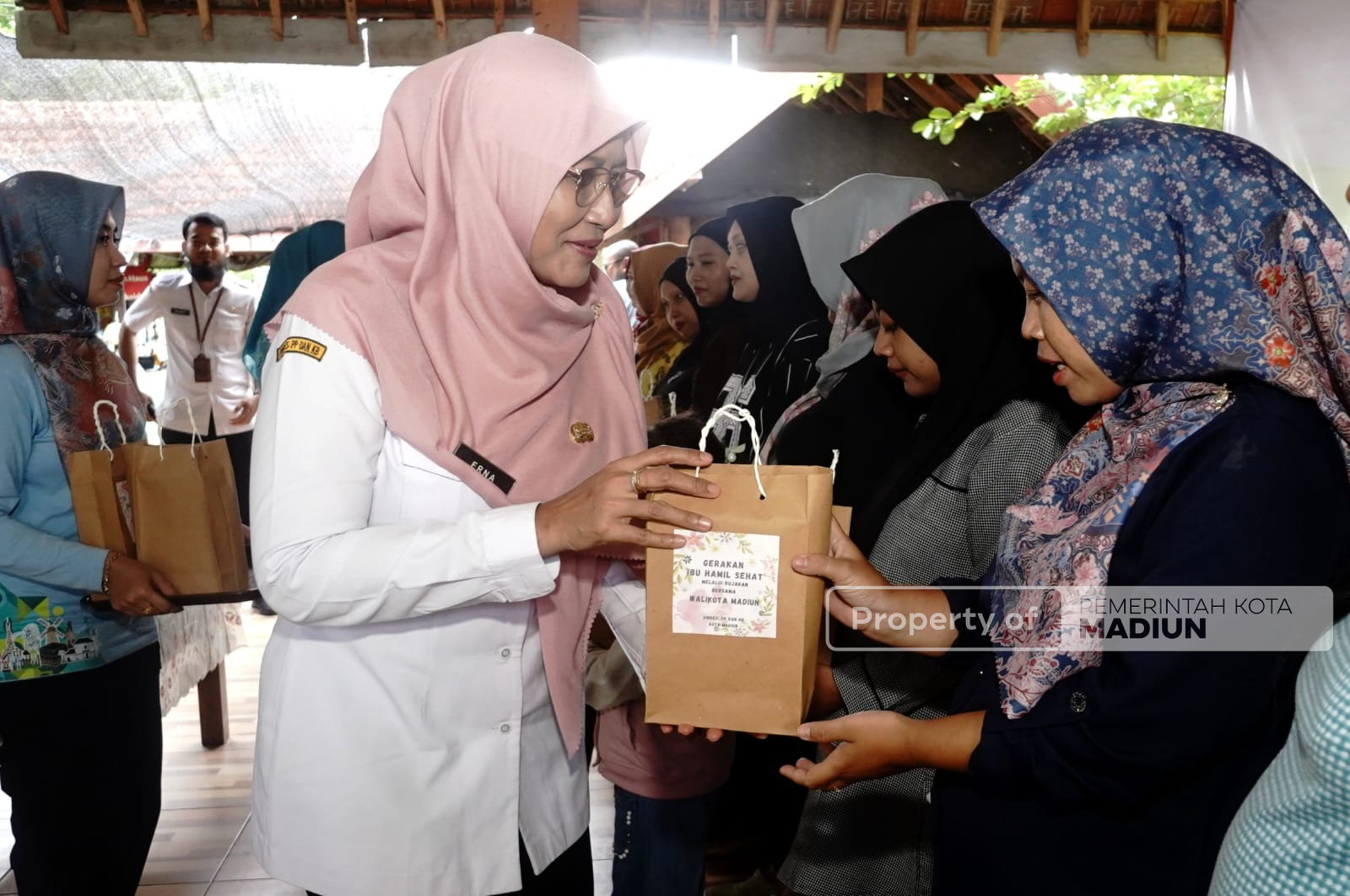 Tekan Angka Stunting dalam Peringatan HKN ke-61, Pemkot Madiun Ajak Ibu Hamil Rujakan
