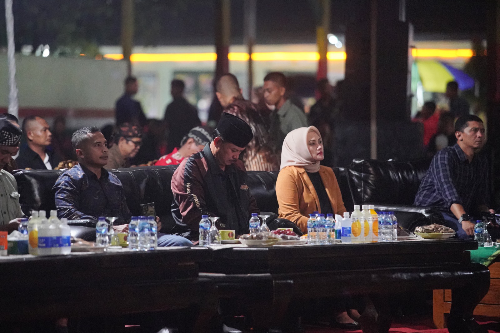 Hadiri Pagelaran Wayang Kulit Peringatan HUT Yonif Para Raider 501, Wali Kota: Usia Tua Penampilan Harus Muda
