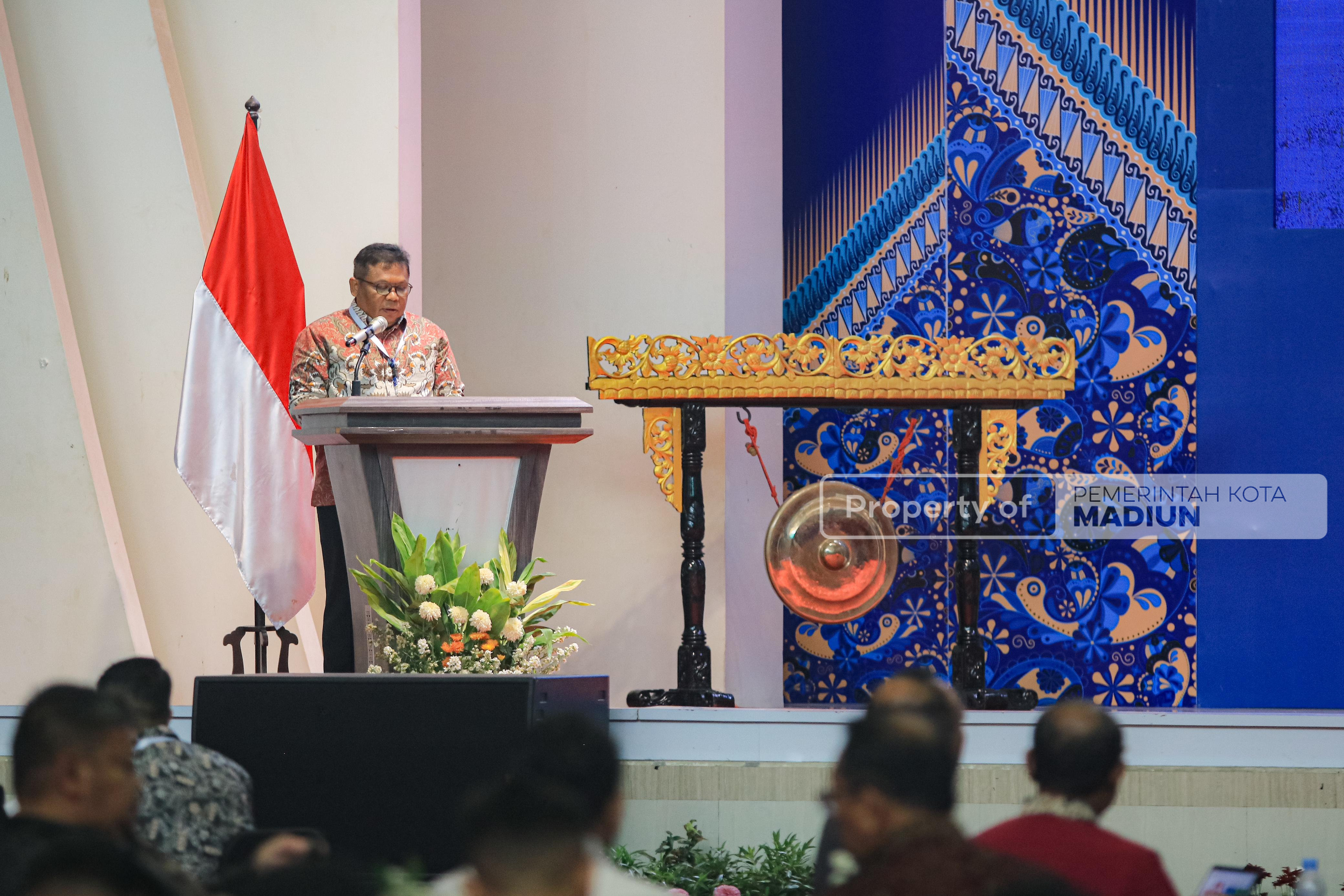 Wali Kota Madiun Apresiasi Perkembangan Perguruan Tinggi dalam Simposium FSTPT di PPI Madiun