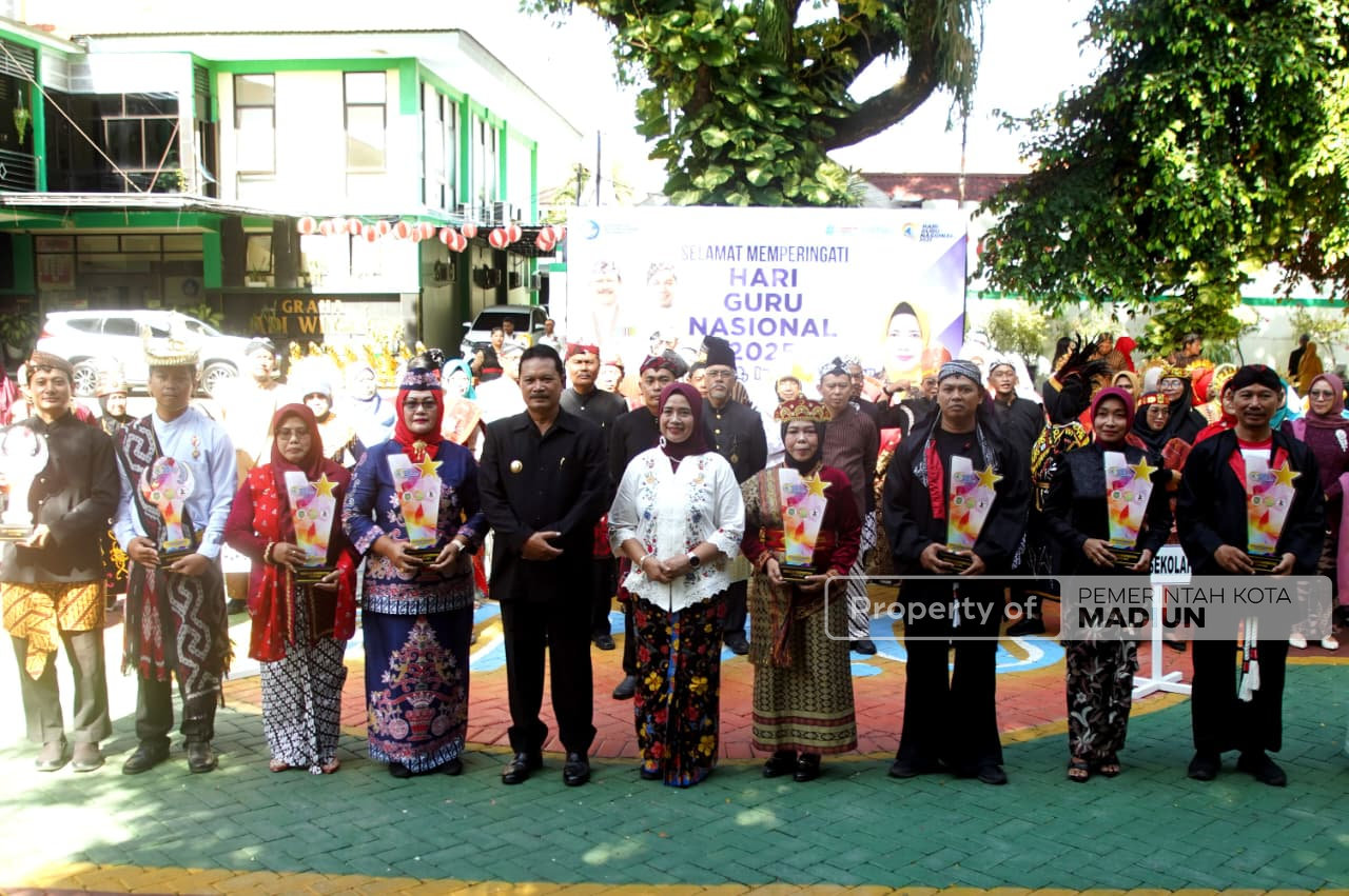 Pimpin Apel Hari Guru Nasional, Wali Kota Harap Guru Terus Perkuat Fondasi Kota Cerdas