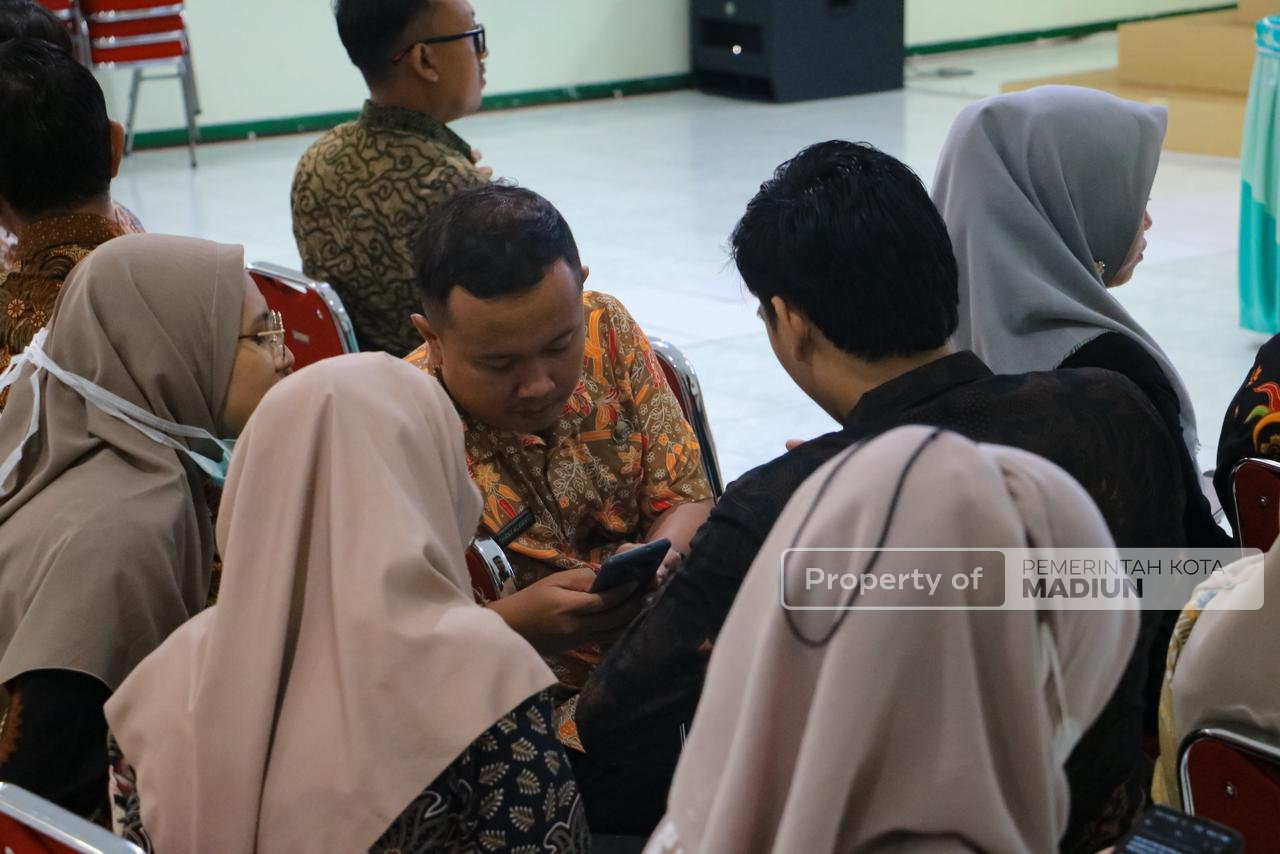 Dukung Digitalisasi Administrasi Pemerintahan, Dinas Kominfo Kota Madiun Jemput Bola Pembuatan Akun TTE di RSUD