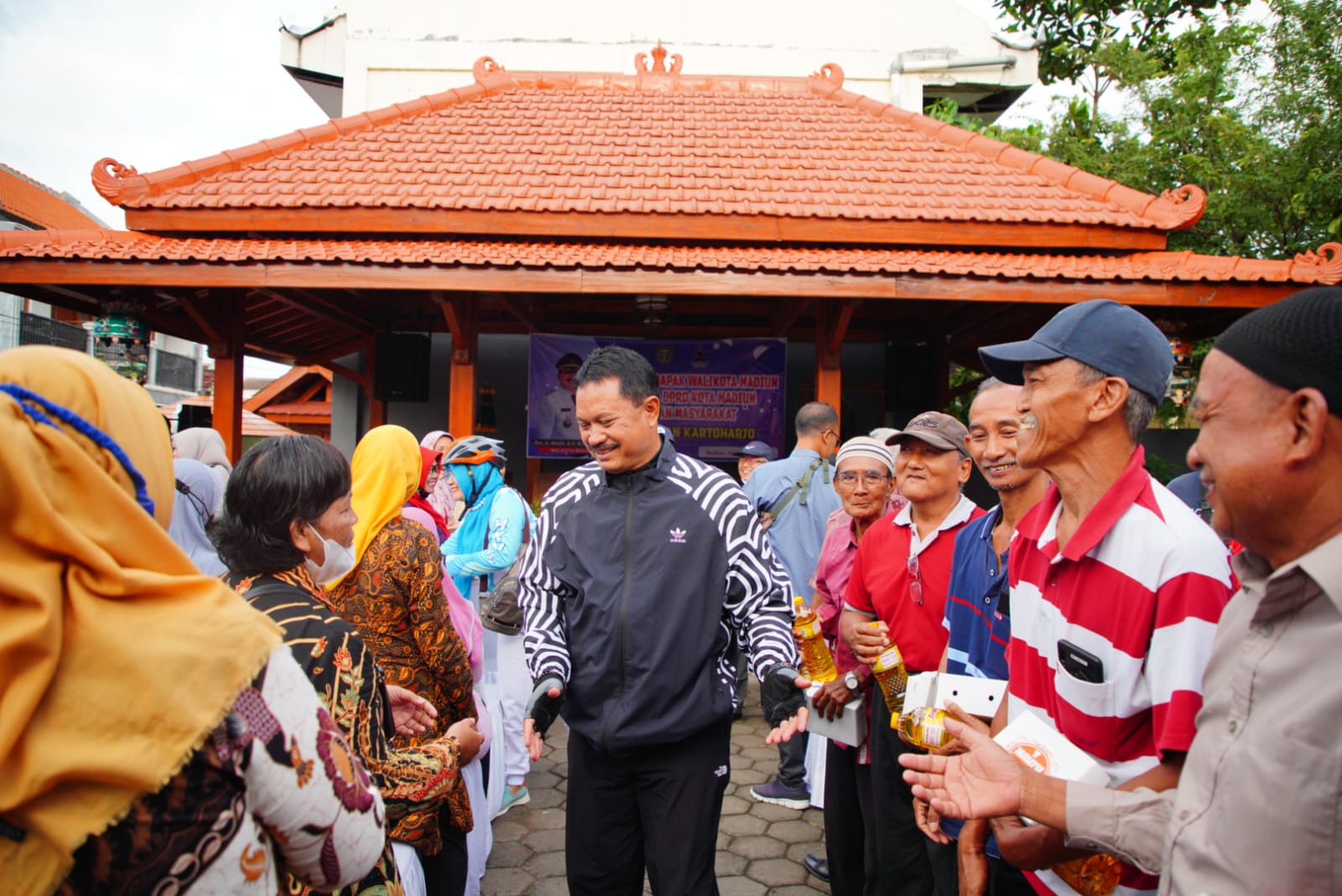 Gowes Tiga Kelurahan, Wali Kota Cek Usulan Pembangunan 2024